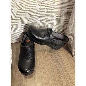 Dansko XP Pro Black Floral Embossed Leather clogs Womens 41 US 10.5 Professional
